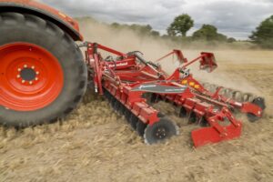 Kverneland Qualidisc Farmer pri rýchlej podmietke po zbere