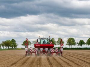 Kverneland Optima TFprofi presná pneumatická sejačka pri sejbe