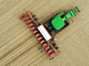 Kverneland Optima RS pri práci na poli